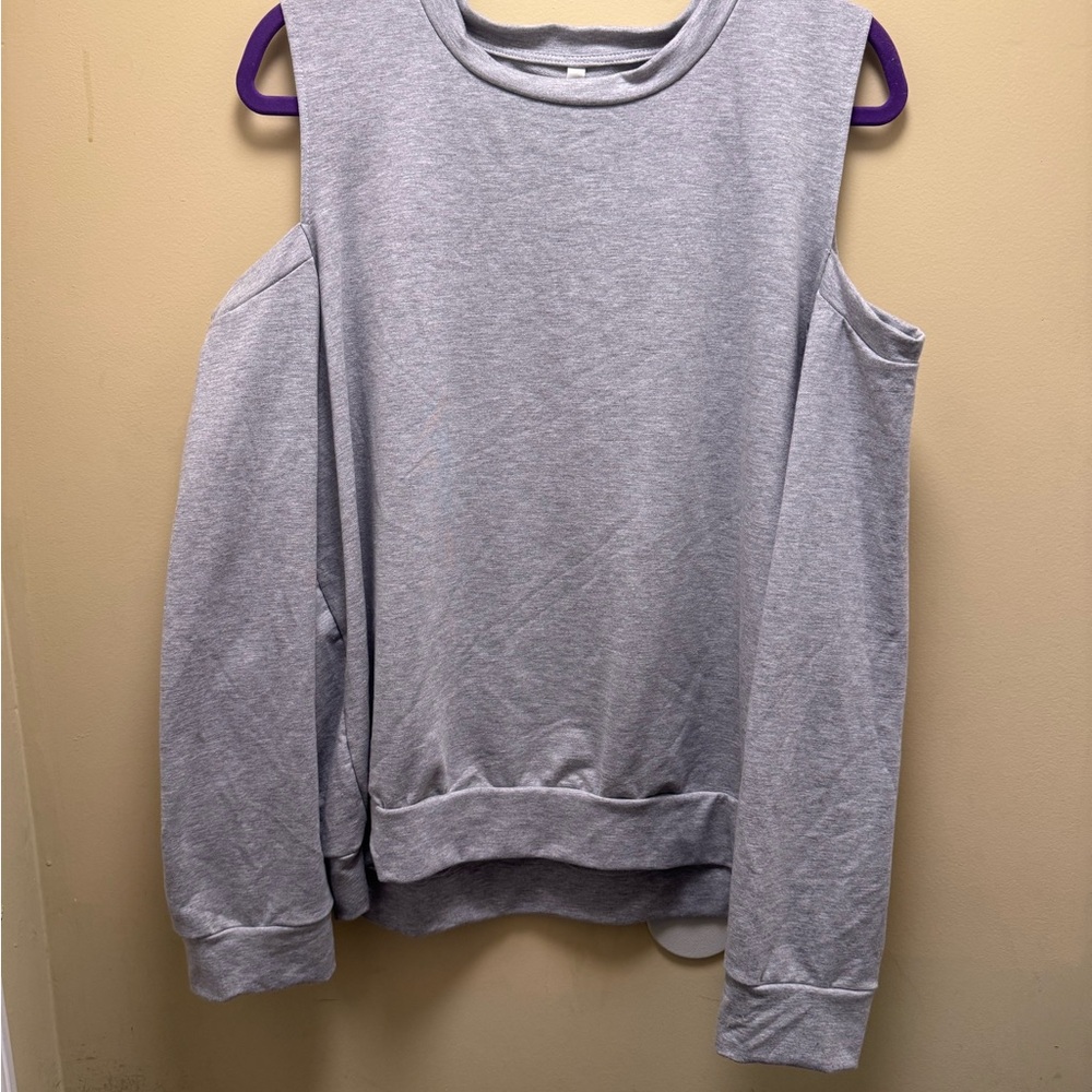 NWOT Gray Cold Shoulder Women's Sweater Size XL